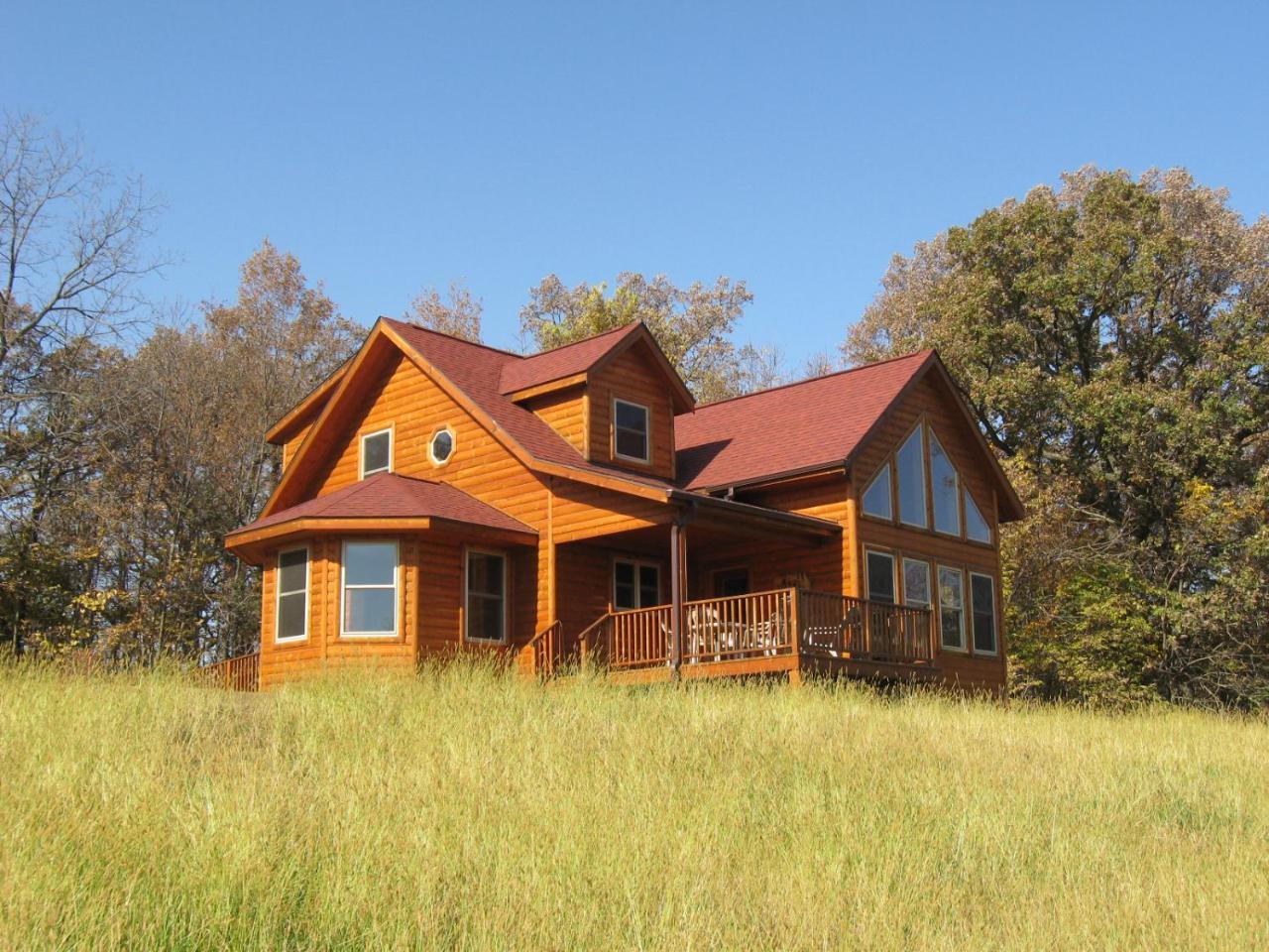 Red Cedar Lodge Charles City Exterior photo